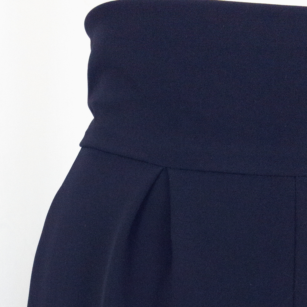 Pantaloni neri donna: vita alta e gamba larga | Made in Italy