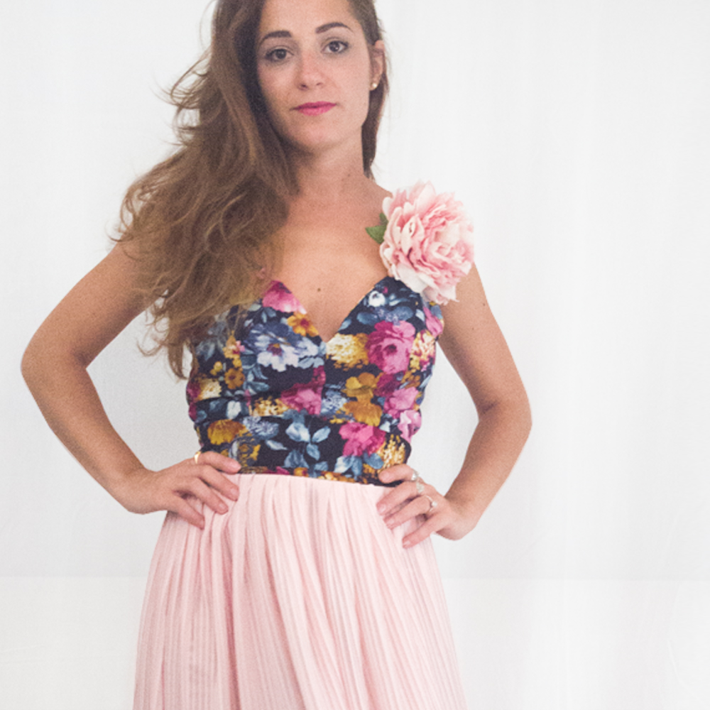 Top scollato con fiore | Colore Blu | Made in Italy